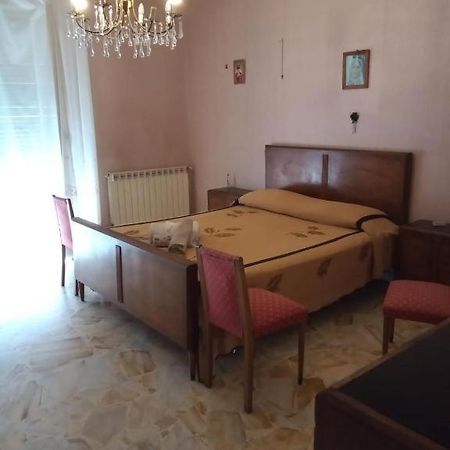 B&B Viale Liberta 기아레 외부 사진
